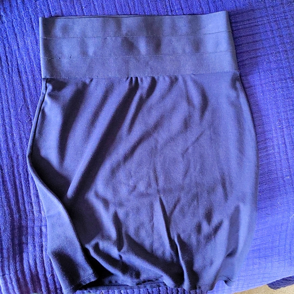 Max Studio mini tube skirt size medium